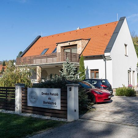 Dreko Panzio & Borbisztro Bed and Breakfast Győrújbarát Eksteriør billede