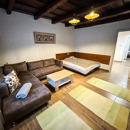 Dreko Panzio & Borbisztro Bed and Breakfast Győrújbarát Eksteriør billede