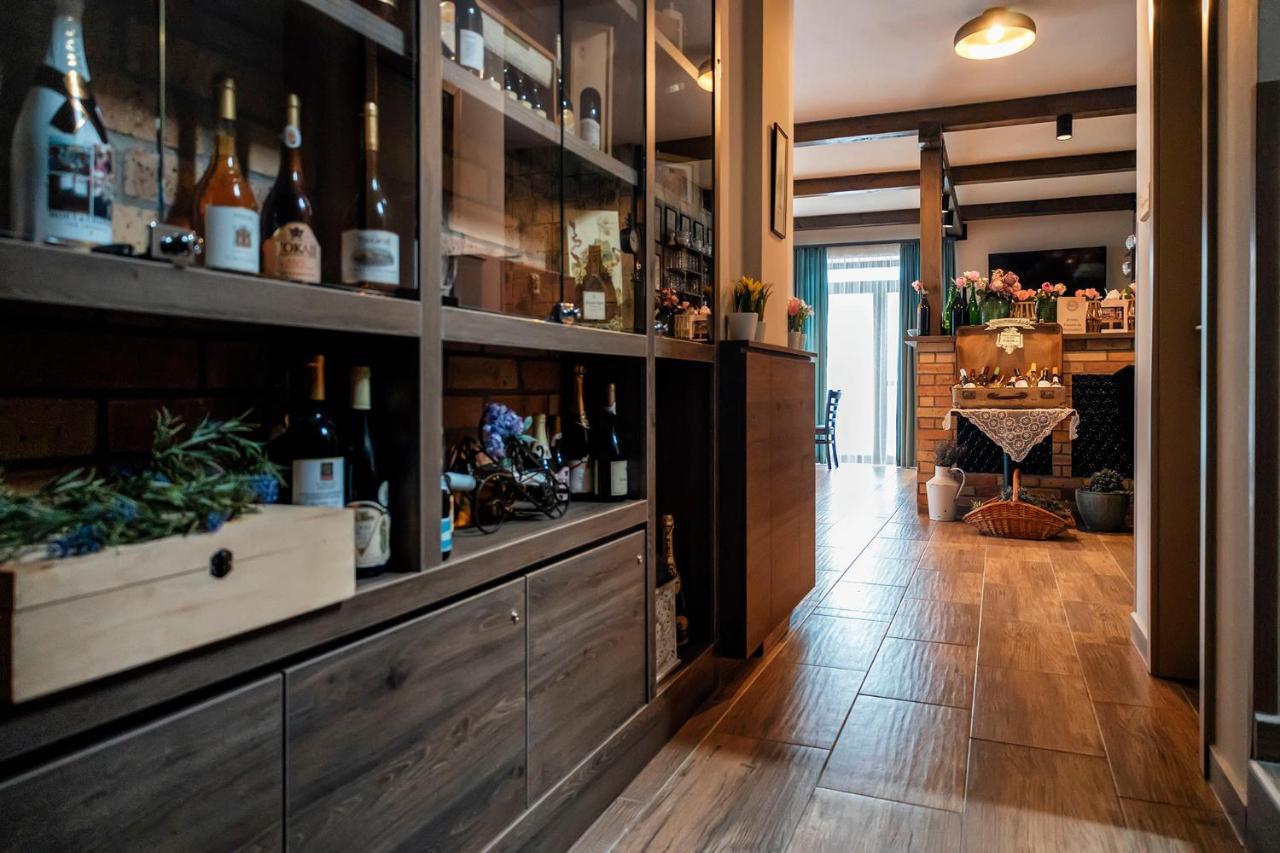 Dreko Panzio & Borbisztro Bed and Breakfast Győrújbarát Eksteriør billede