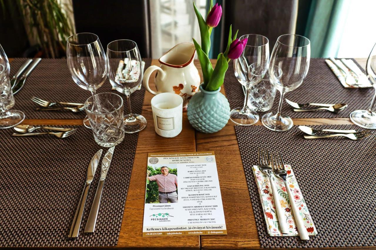 Dreko Panzio & Borbisztro Bed and Breakfast Győrújbarát Eksteriør billede