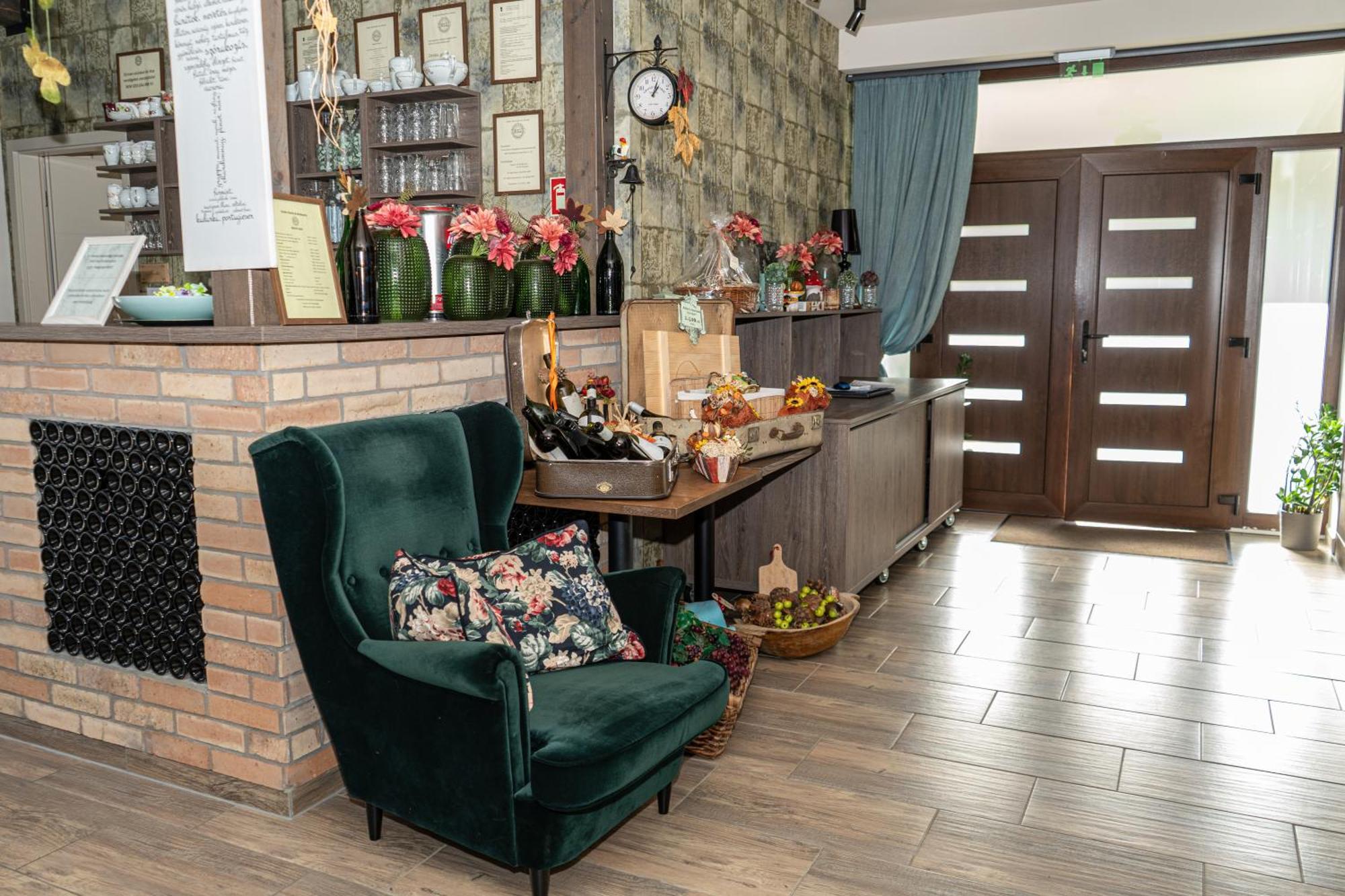 Dreko Panzio & Borbisztro Bed and Breakfast Győrújbarát Eksteriør billede