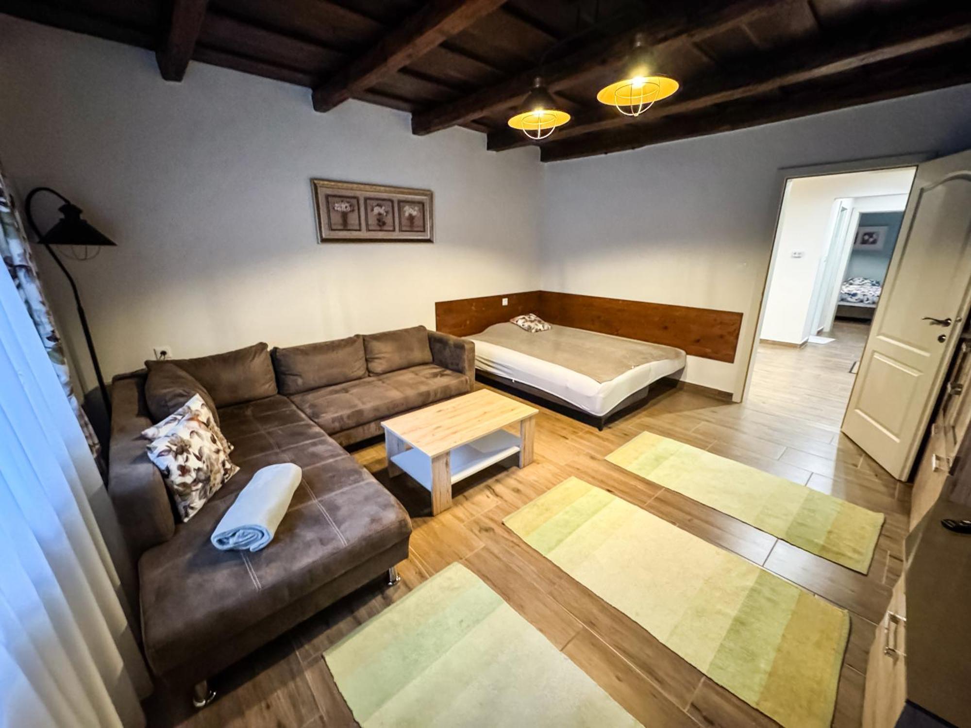 Dreko Panzio & Borbisztro Bed and Breakfast Győrújbarát Eksteriør billede