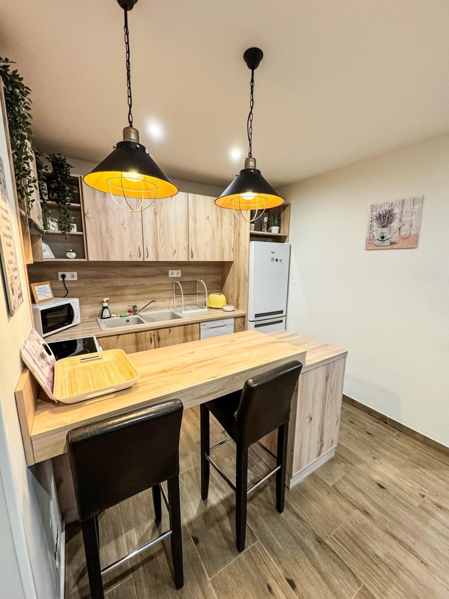 Dreko Panzio & Borbisztro Bed and Breakfast Győrújbarát Eksteriør billede